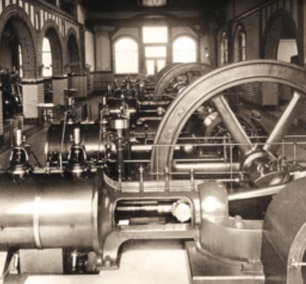 Zdjęcie z ok. 1905 roku, przedstawiające parowe agregaty pompowe w maszynowni zakładu Świątniki